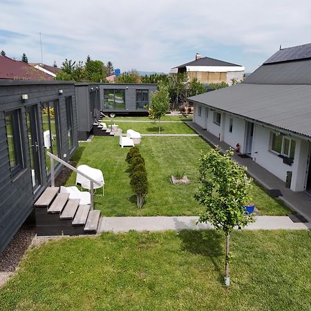 Villa Pixel - Tiny Campus à Tîrgu Secuiesc Extérieur photo