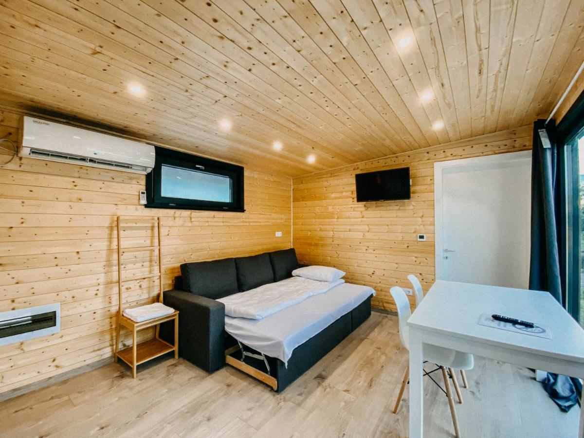 Villa Pixel - Tiny Campus à Tîrgu Secuiesc Extérieur photo
