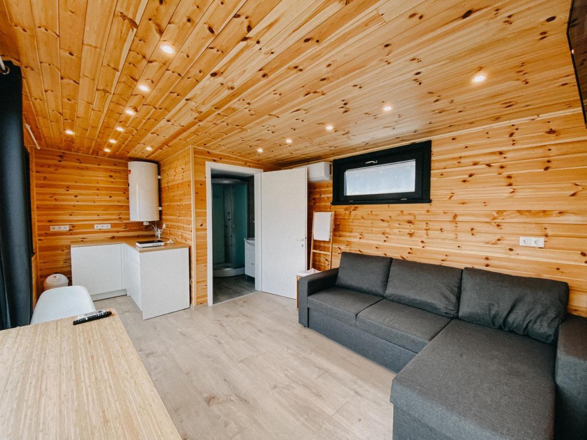 Villa Pixel - Tiny Campus à Tîrgu Secuiesc Extérieur photo