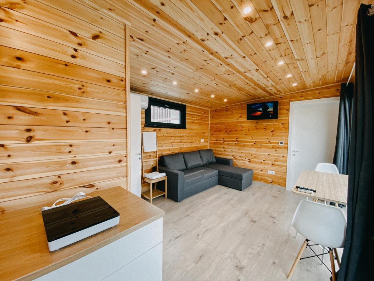 Villa Pixel - Tiny Campus à Tîrgu Secuiesc Extérieur photo