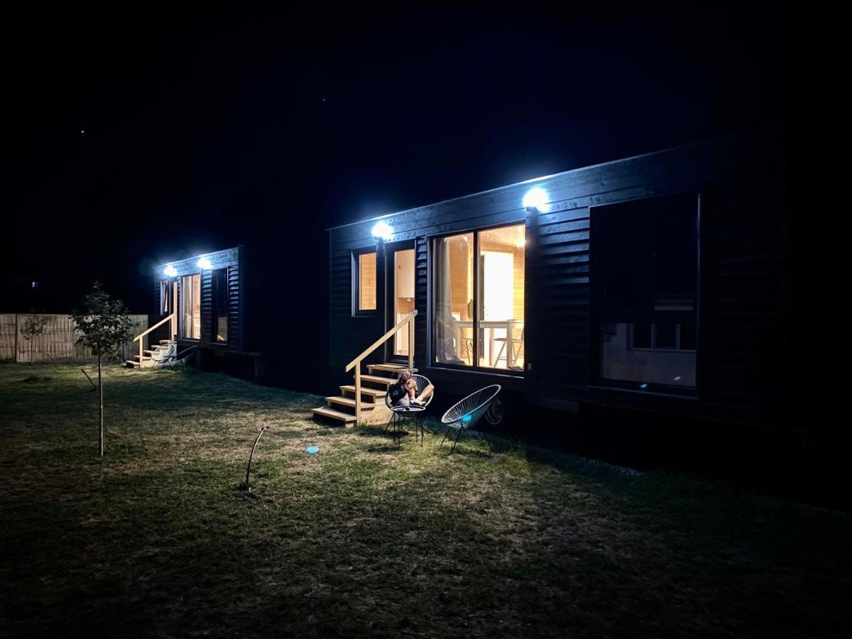 Villa Pixel - Tiny Campus à Tîrgu Secuiesc Extérieur photo