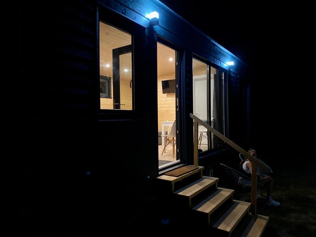 Villa Pixel - Tiny Campus à Tîrgu Secuiesc Extérieur photo