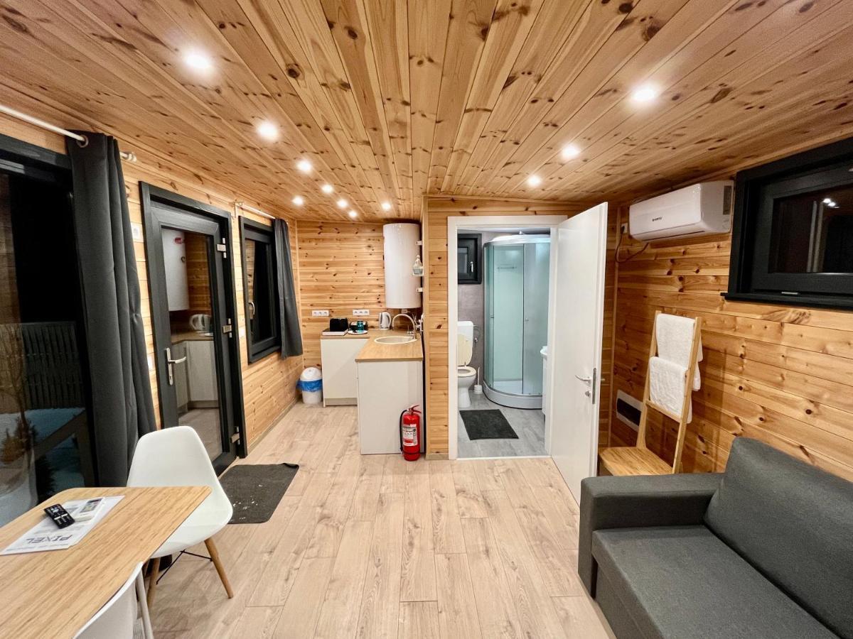 Villa Pixel - Tiny Campus à Tîrgu Secuiesc Extérieur photo