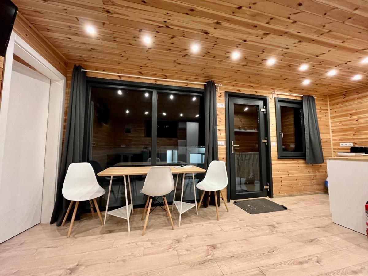 Villa Pixel - Tiny Campus à Tîrgu Secuiesc Extérieur photo