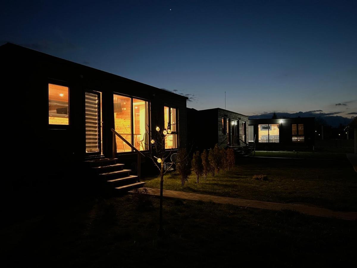 Villa Pixel - Tiny Campus à Tîrgu Secuiesc Extérieur photo