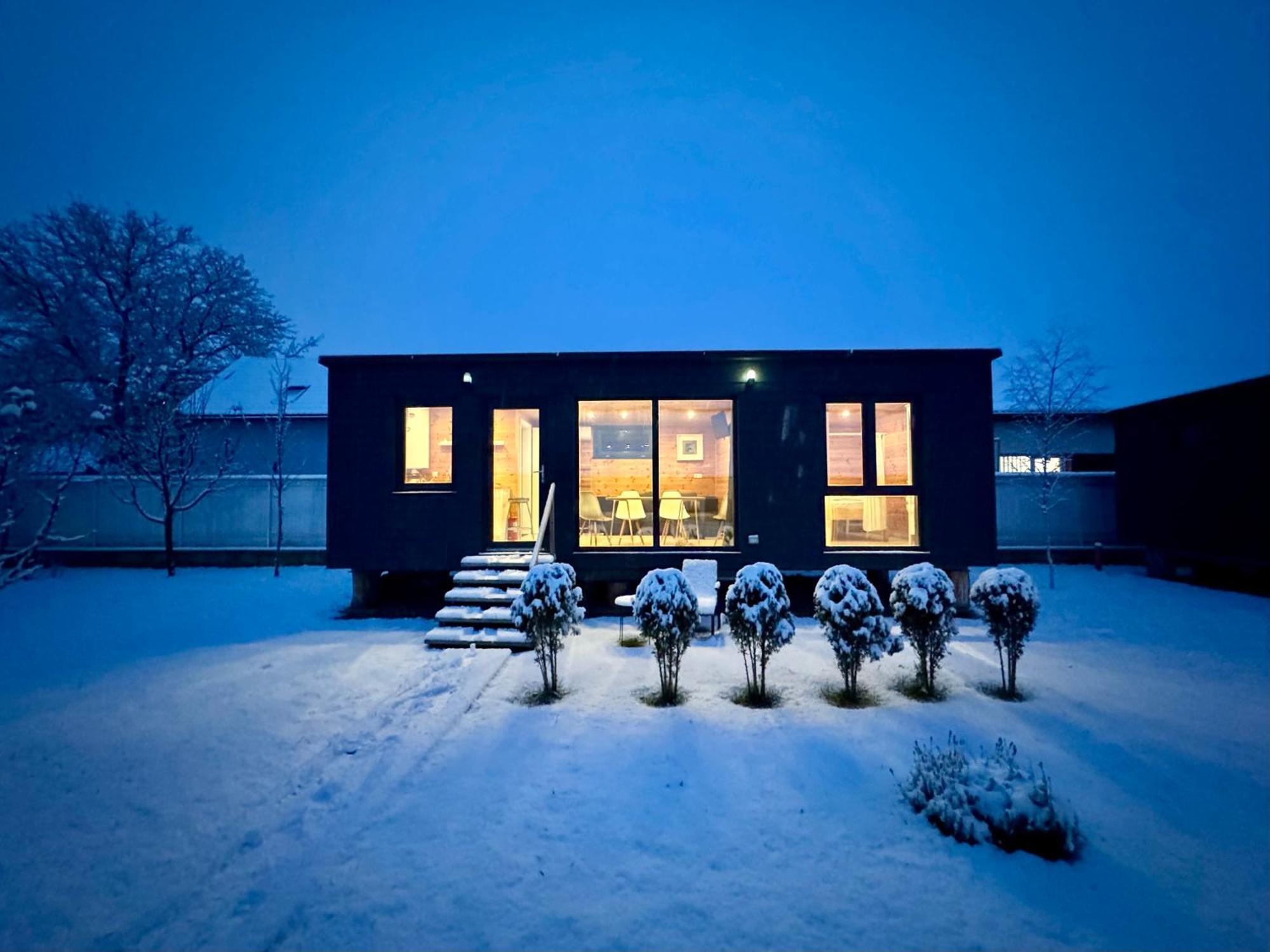 Villa Pixel - Tiny Campus à Tîrgu Secuiesc Extérieur photo