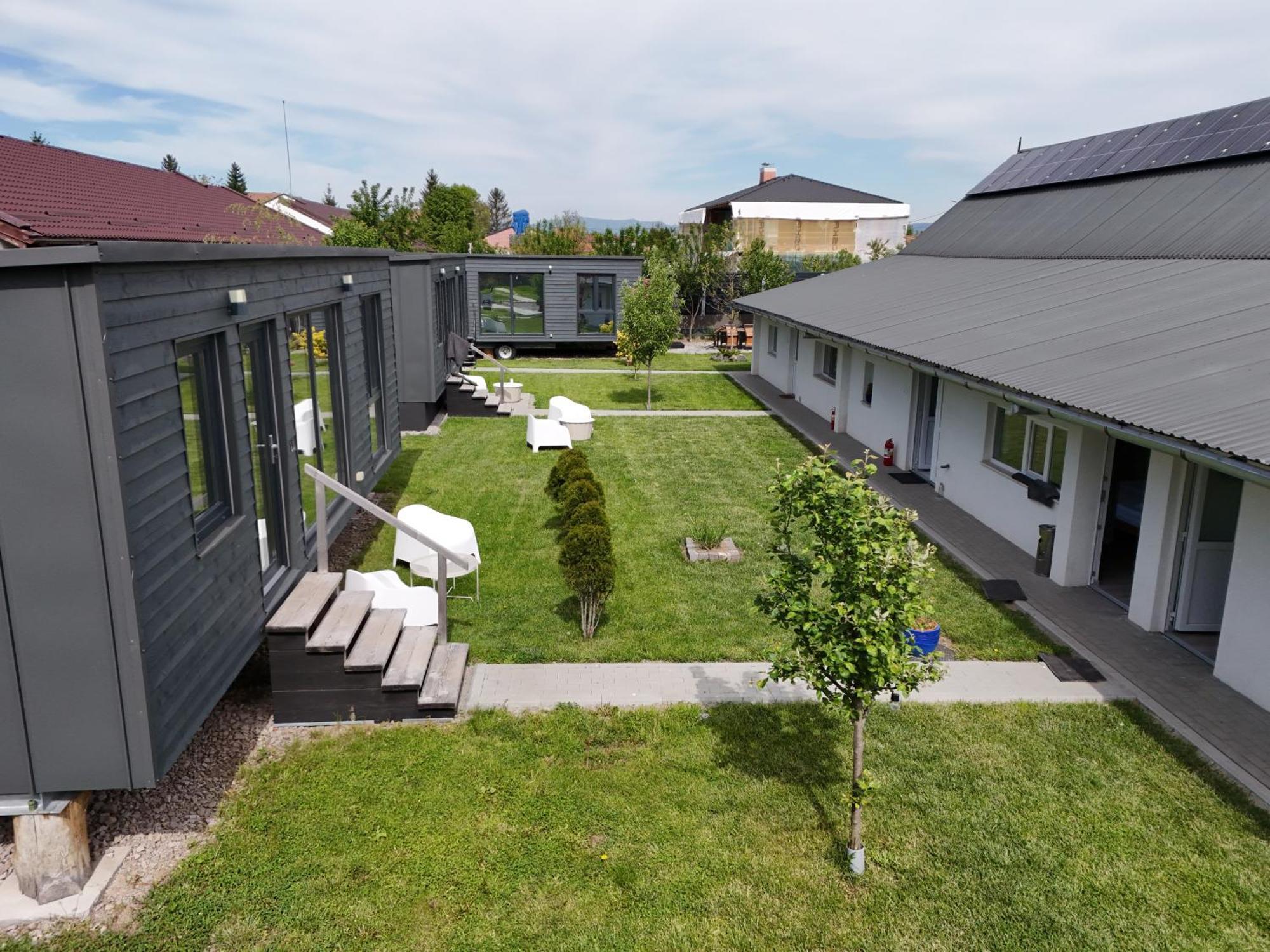 Villa Pixel - Tiny Campus à Tîrgu Secuiesc Extérieur photo